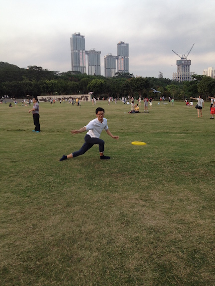 Not just life in Xiamen is active, but even when I travel I now end up doing some sports (like frisbee in the park during a recent weekend trip to Shenzhen.) 